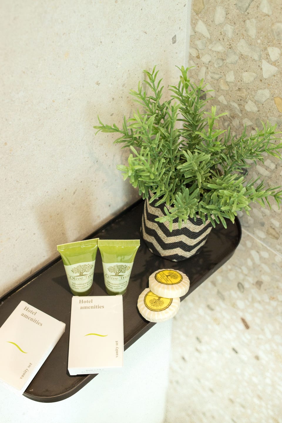 Luxury Double Room, 1 Bedroom, Non Smoking, Partial Sea View | Bathroom | Shower, hydromassage showerhead, free toiletries, hair dryer