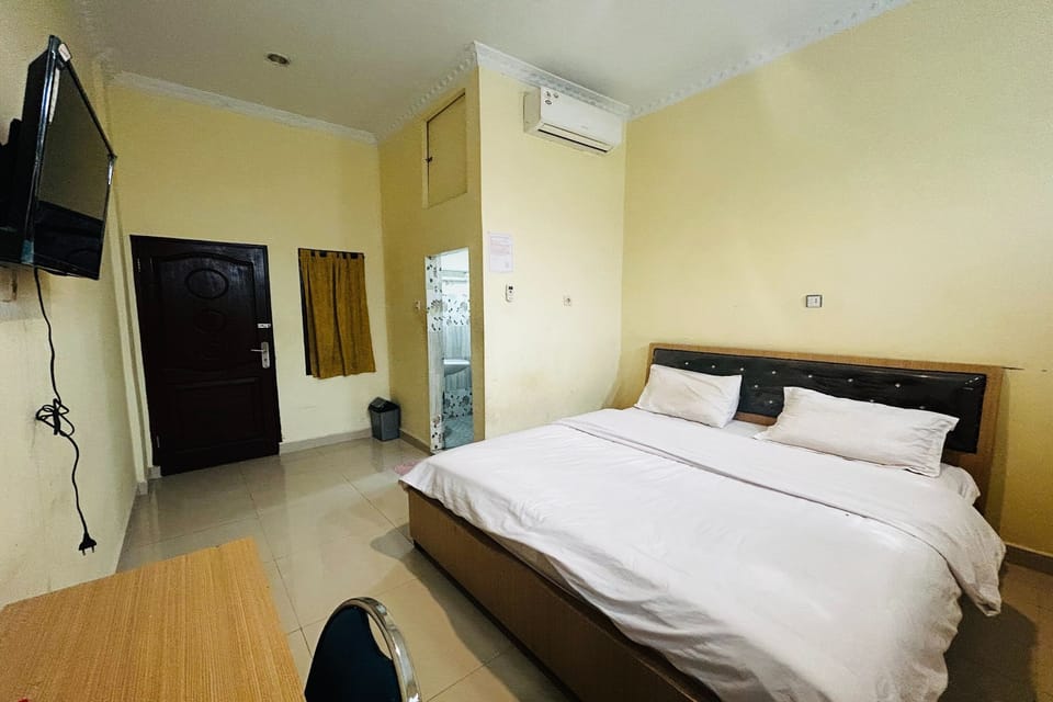 Standard Double Room | Desk, WiFi (free)