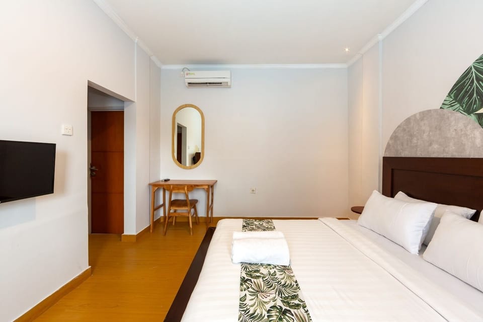 Premium Double Room | Minibar, desk, free WiFi, bed sheets