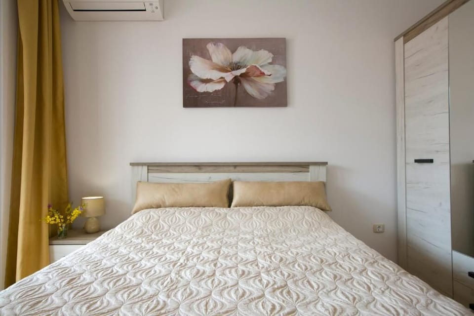 Family Apartment | 1 bedroom, desk, free WiFi, bed sheets
