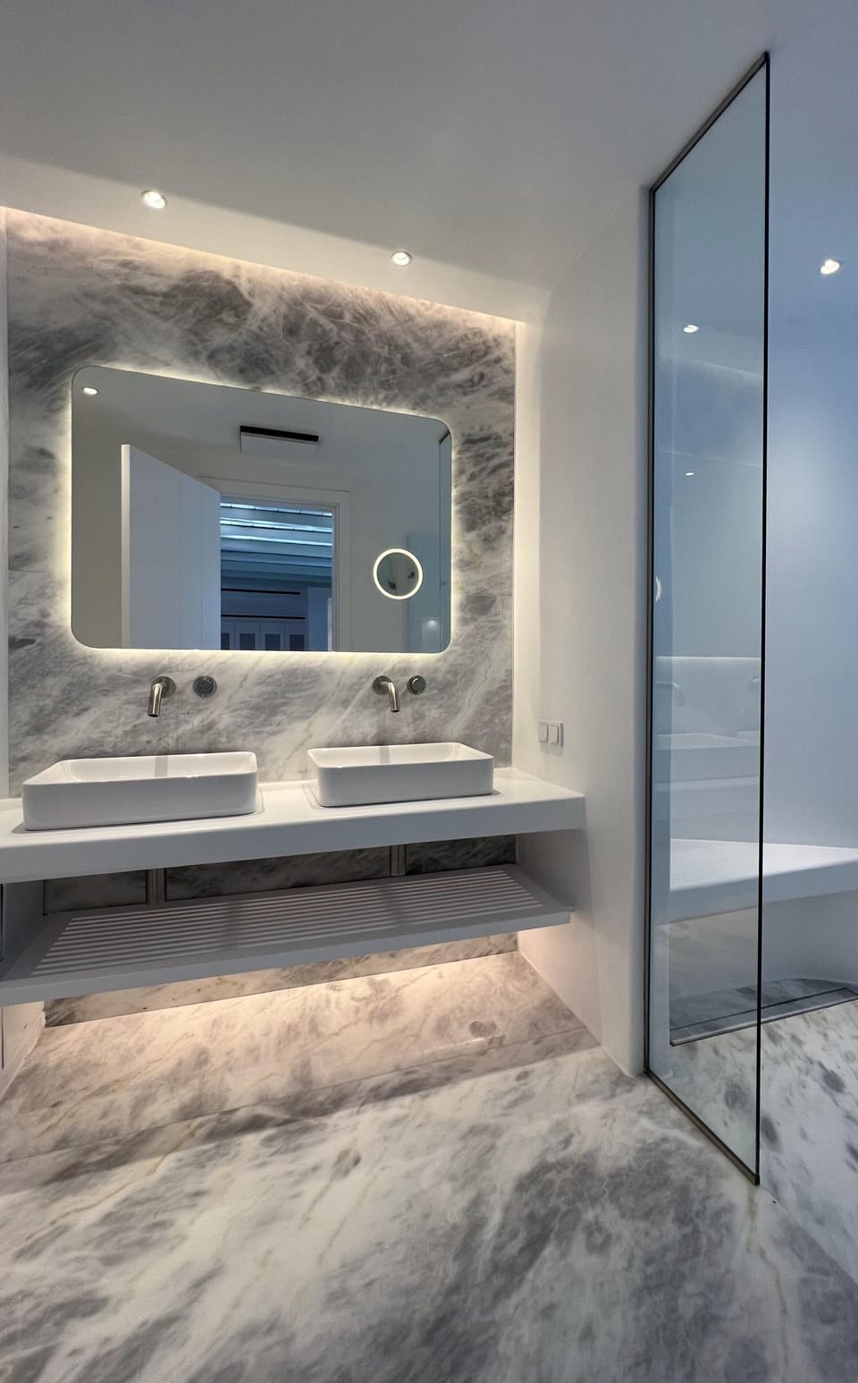 The Cave Pool Experience Suite | Bathroom | Slippers, towels