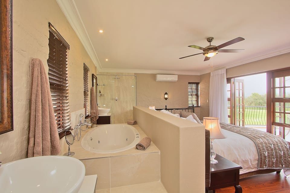 Honeymoon Double Room | Bathroom | Free toiletries, hair dryer, towels