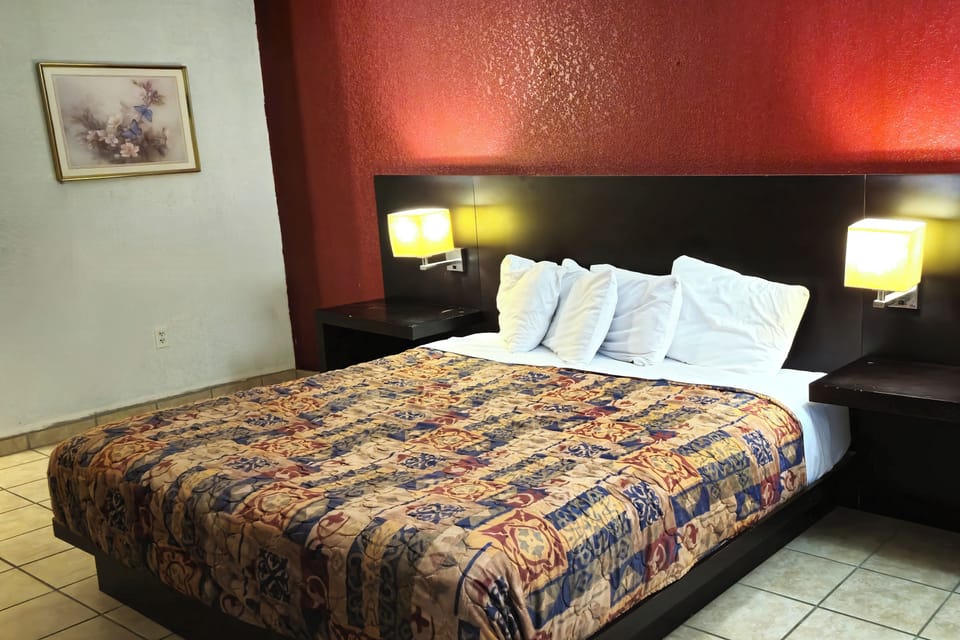 Desk, laptop workspace, iron/ironing board, free WiFi