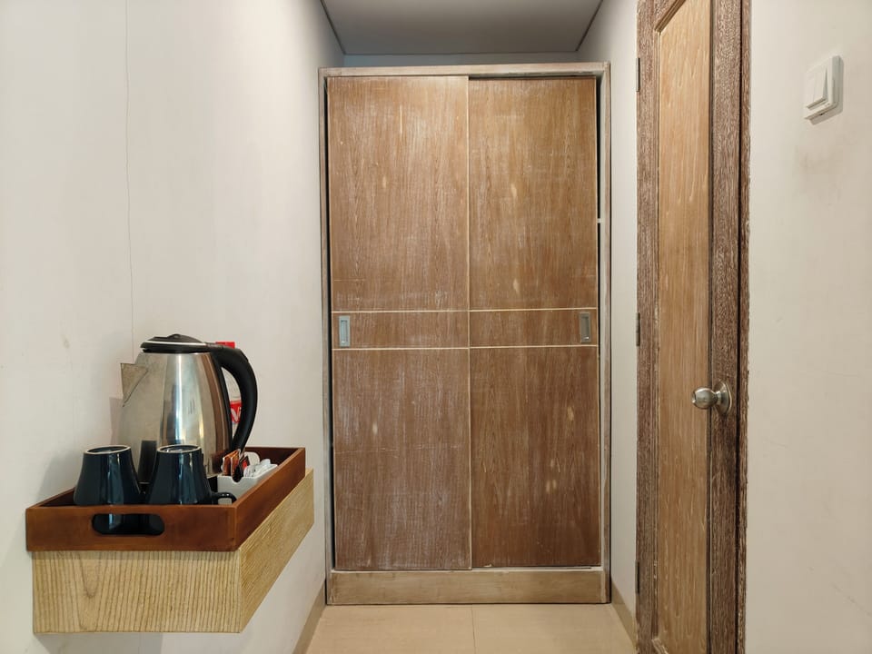 Deluxe Double Room | Coffee and/or coffee maker