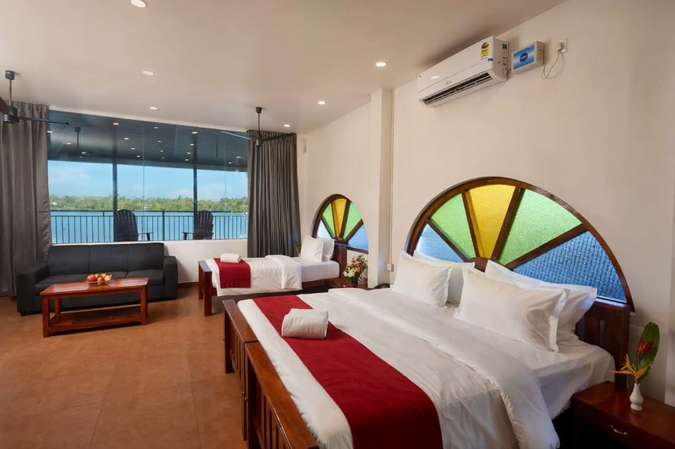 Superior Room, Lake View | Desk, laptop workspace, free WiFi