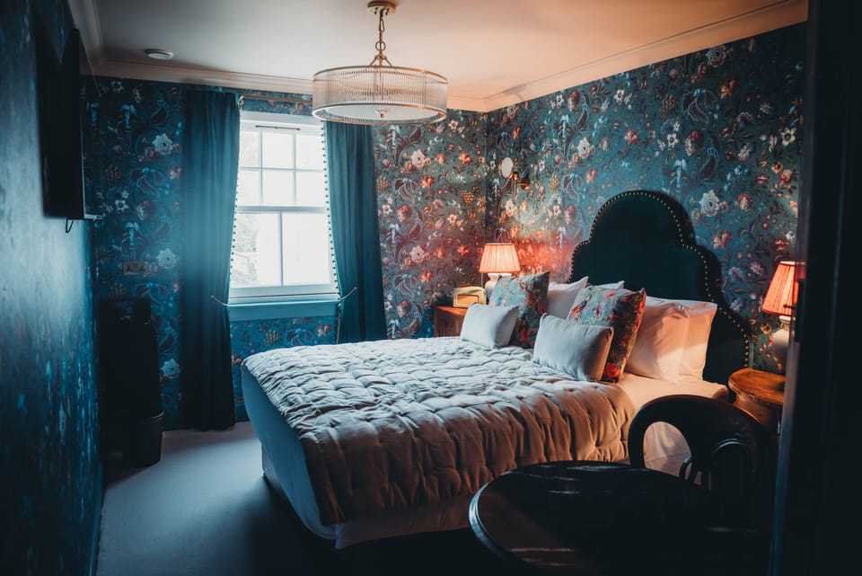 Luxury Room | Free minibar, individually decorated, individually furnished