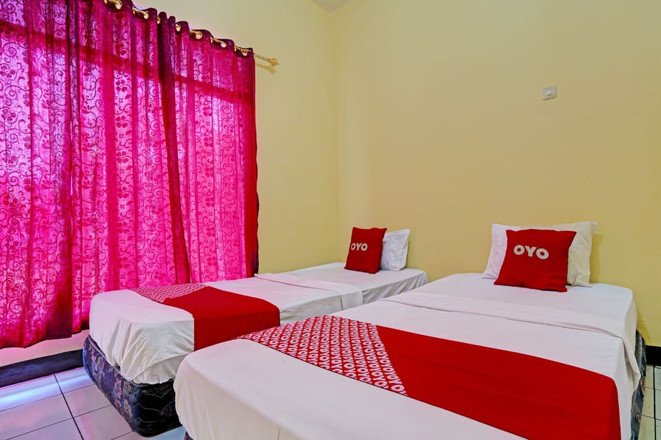 Deluxe Twin Room | Free WiFi, bed sheets