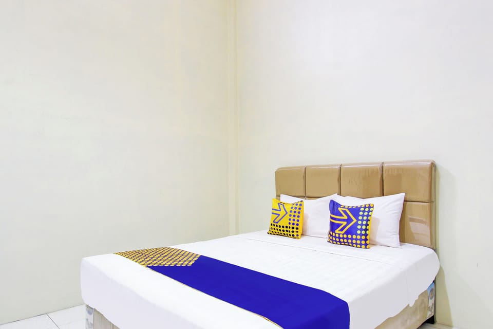 Basic Double Room | Desk, free WiFi, bed sheets