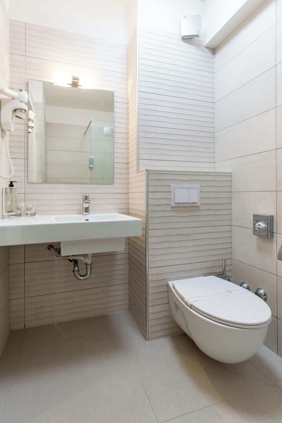 Double Room | Bathroom | Hair dryer