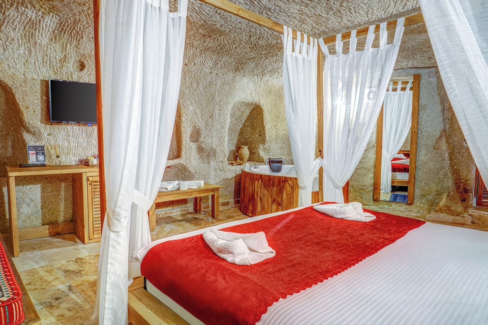 Magara Jakuzili Oda | Premium bedding, soundproofing, free WiFi, bed sheets