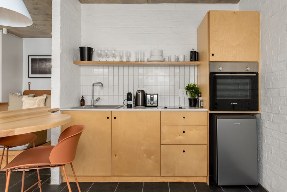 Grand Studio | Private kitchenette | Mini-fridge, microwave, oven, stovetop