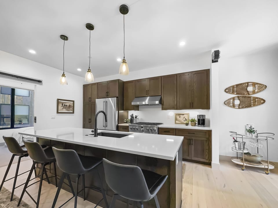 Townhome, 3 Bedrooms | Private kitchen | Fridge, oven, coffee/tea maker, toaster