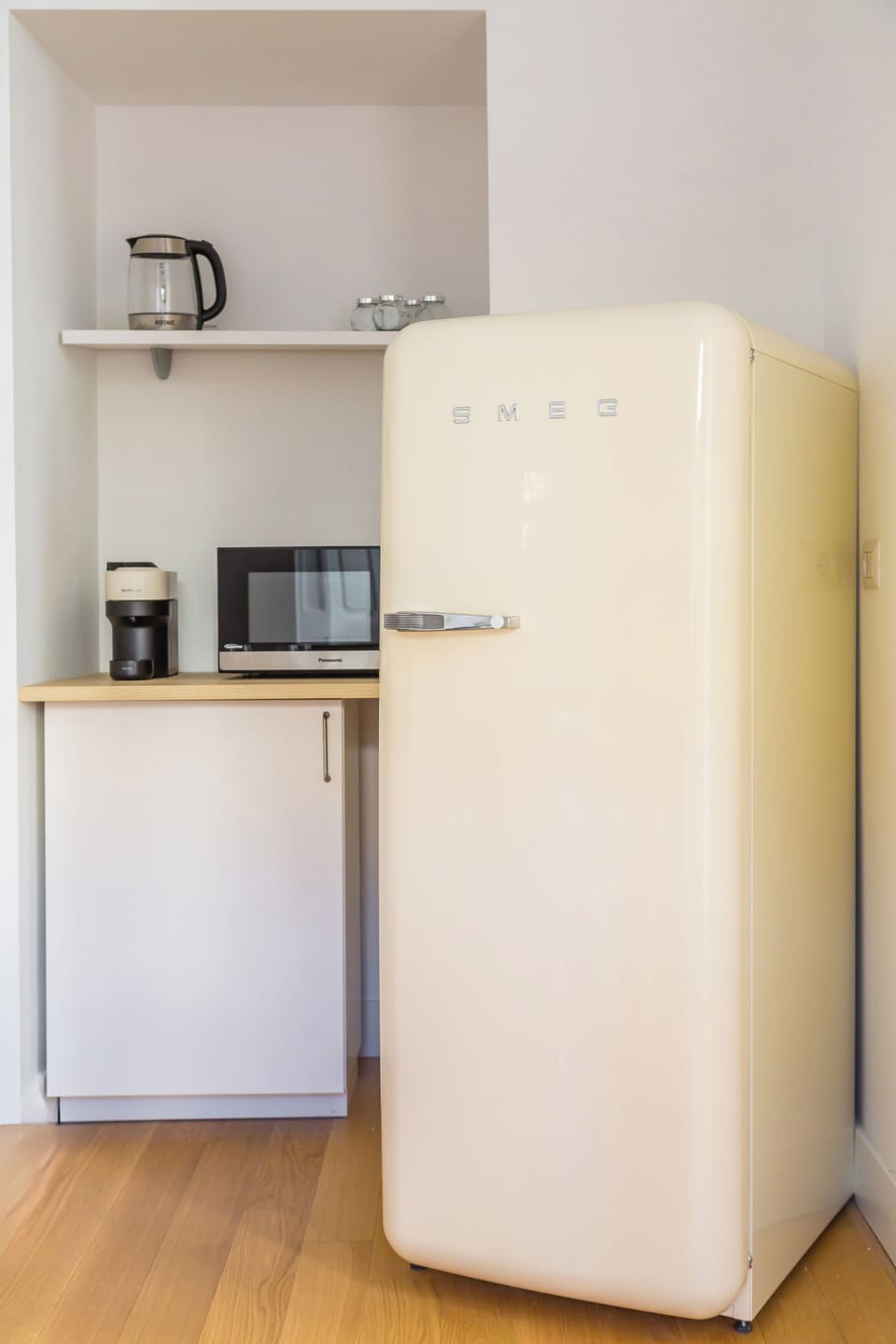 City Apartment | Private kitchen | Espresso maker, full-size fridge, microwave, stovetop