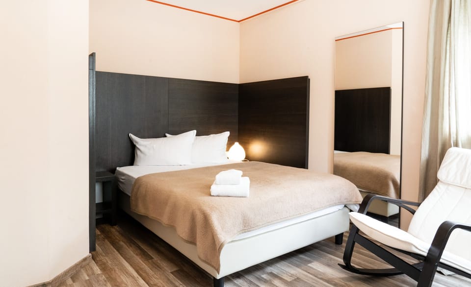 Comfort Single Room | Desk, iron/ironing board, free WiFi, bed sheets