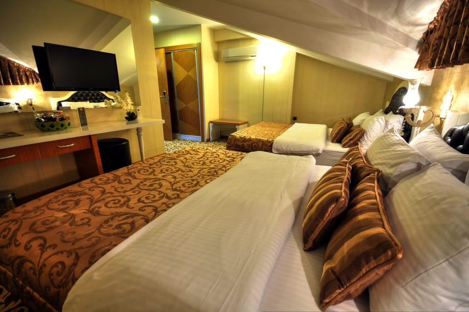 Standard Twin Room | Premium bedding, down comforters, minibar, in-room safe