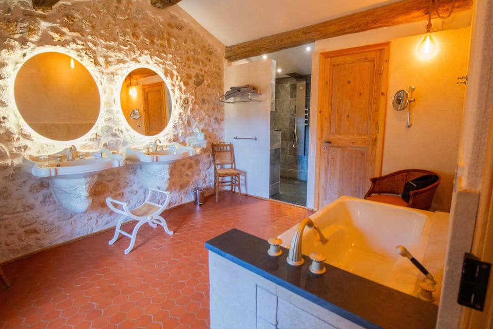 Romantic Double Room, 1 King Bed, Terrace | Bathroom | Free toiletries, hair dryer, bathrobes, towels
