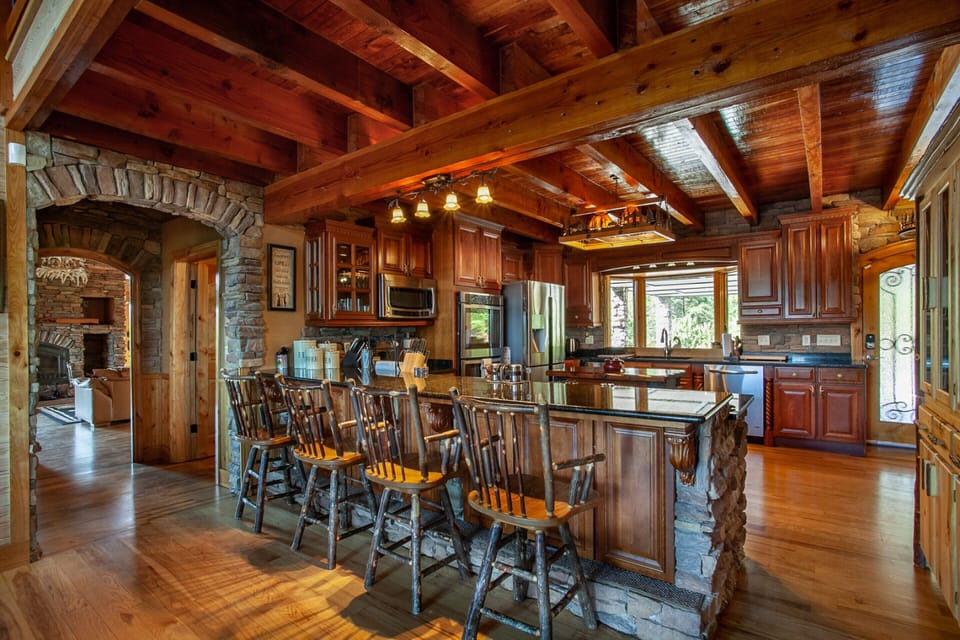Luxury Cabin | Private kitchen | Full-size fridge, microwave, oven, stovetop