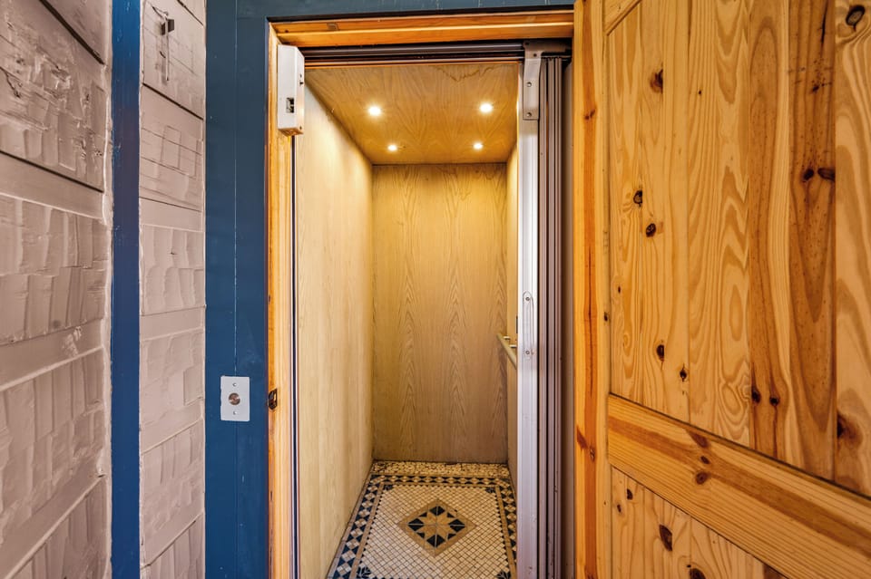 Elevator