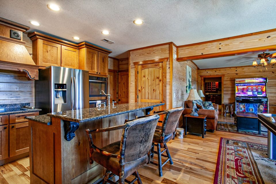 Luxury Cabin | Private kitchen | Full-size fridge, microwave, oven, stovetop