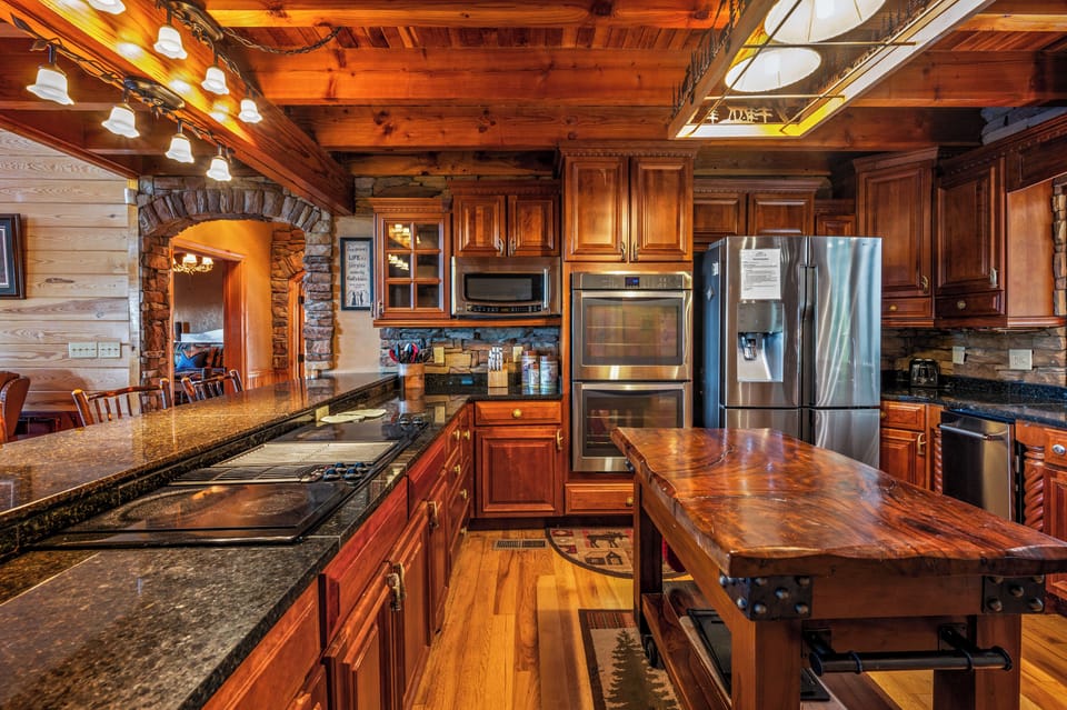 Luxury Cabin | Private kitchen | Full-size fridge, microwave, oven, stovetop