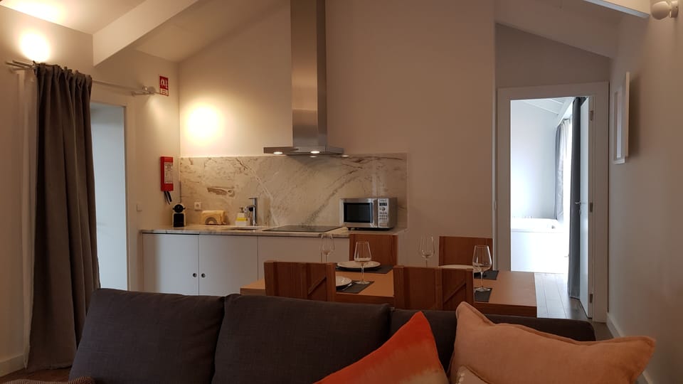 Superior Apartment | Private kitchenette | Fridge, microwave, stovetop, coffee/tea maker