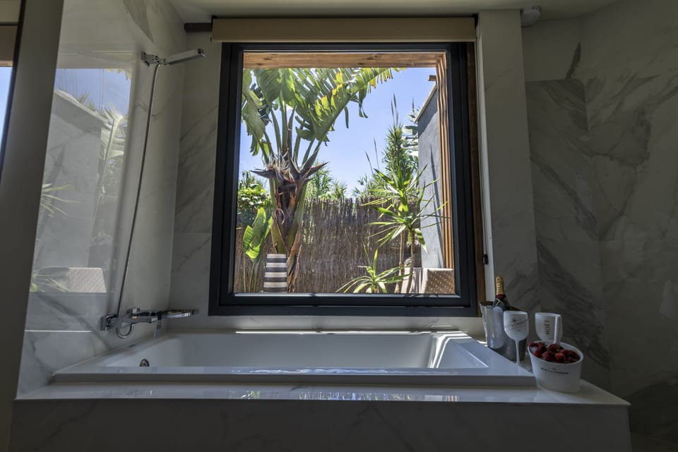 Double Room, Garden View | Bathroom | Designer toiletries, hair dryer, bathrobes, towels