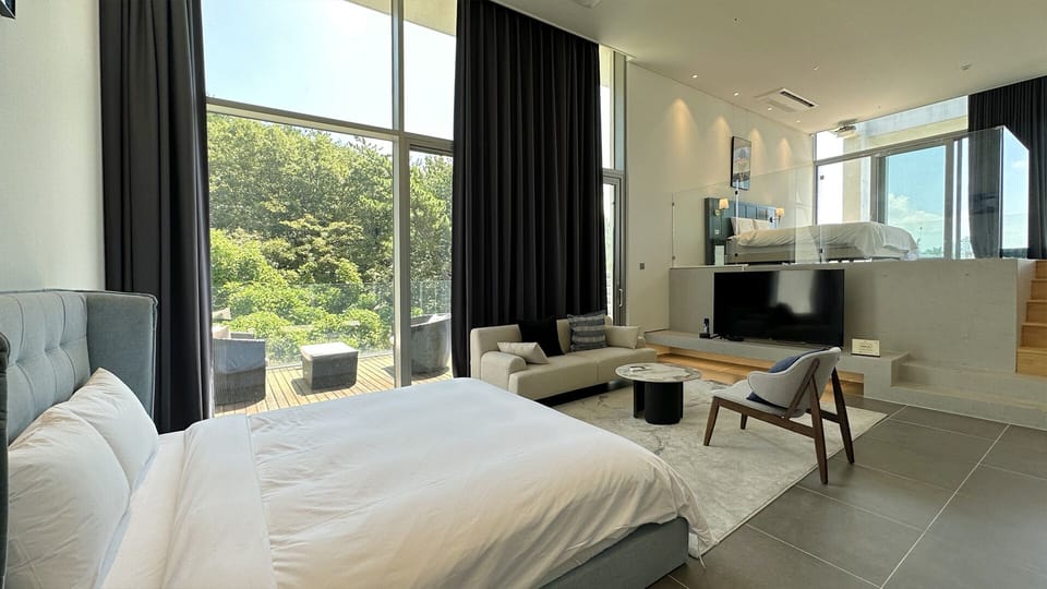 High End A | Individually decorated, individually furnished, free WiFi