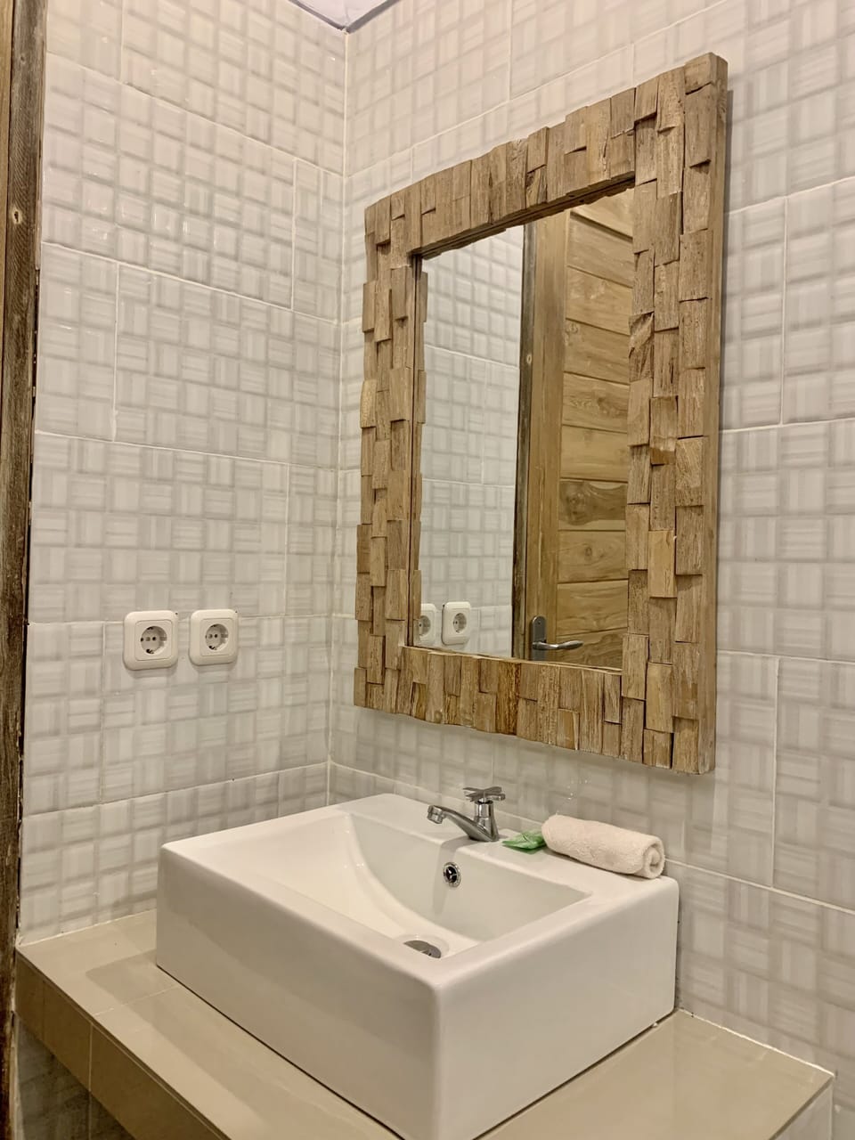 Basic Double Room | Bathroom | Hair dryer, bidet