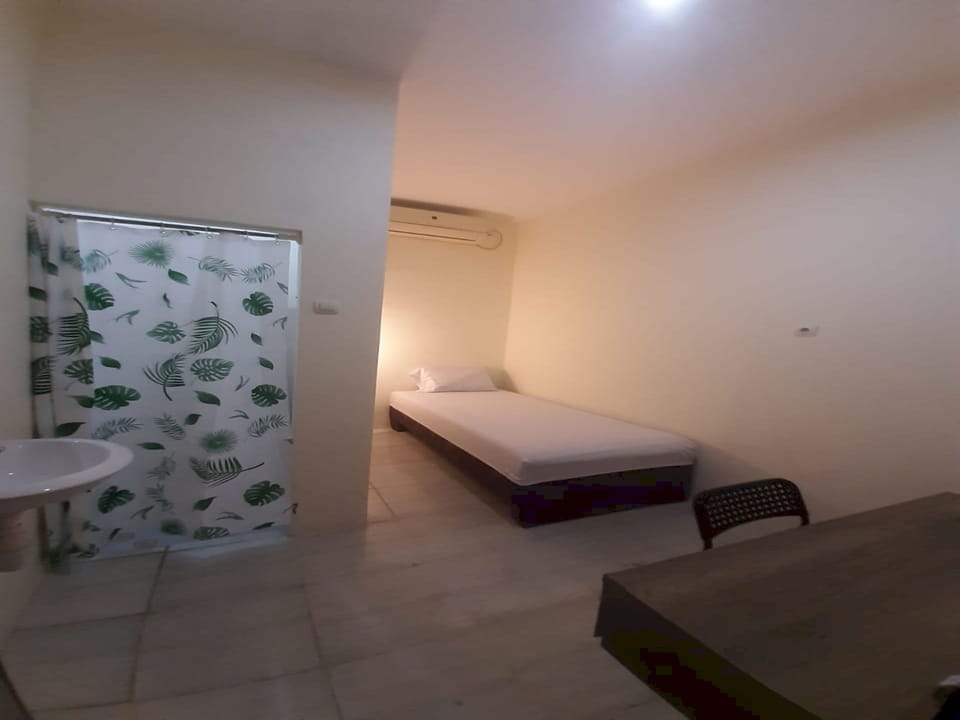Standard Single Room | Laptop workspace, free WiFi, bed sheets