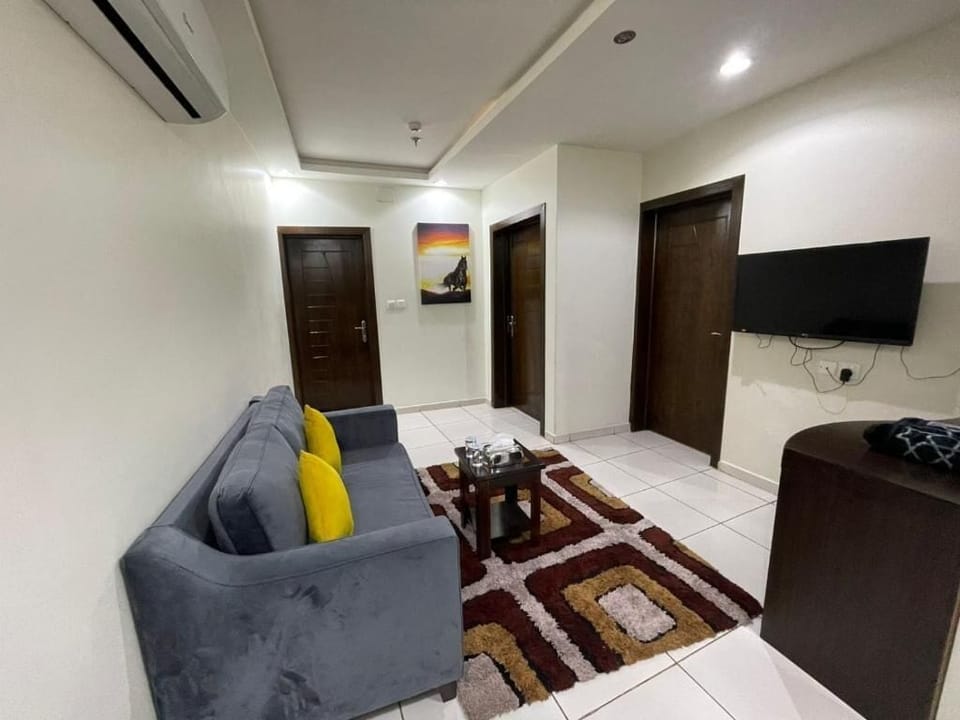 Economy Apartment | 1 bedroom, Egyptian cotton sheets, premium bedding, pillowtop beds