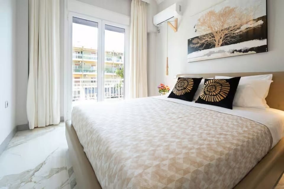 Amazing apartment in Glyfada center Apartment in South Athens