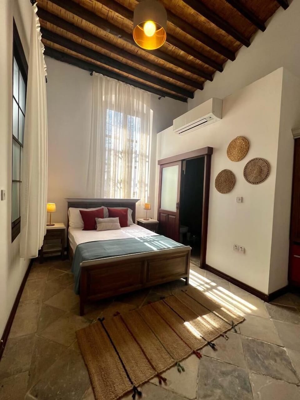 Classic Double Room | Laptop workspace, WiFi (free), bed sheets