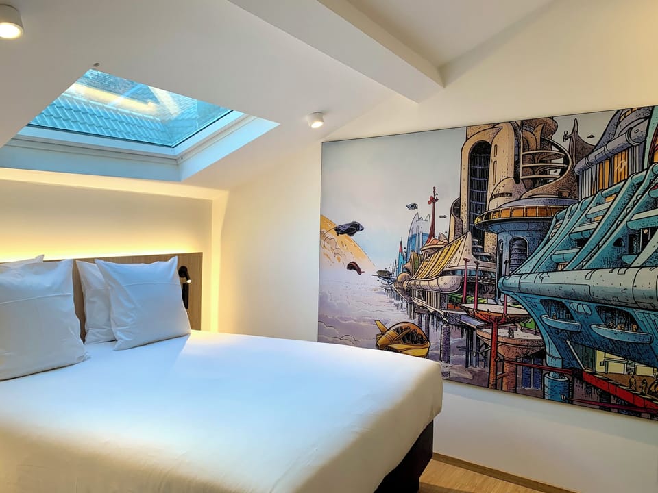 Family Room | In-room safe, desk, blackout drapes, soundproofing