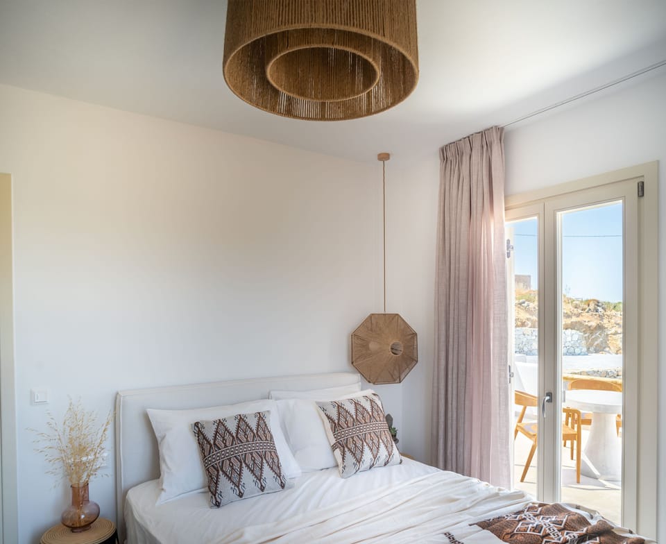 Exclusive Suite, Hot Tub, Sea View | 2 bedrooms, individually furnished, blackout drapes, soundproofing