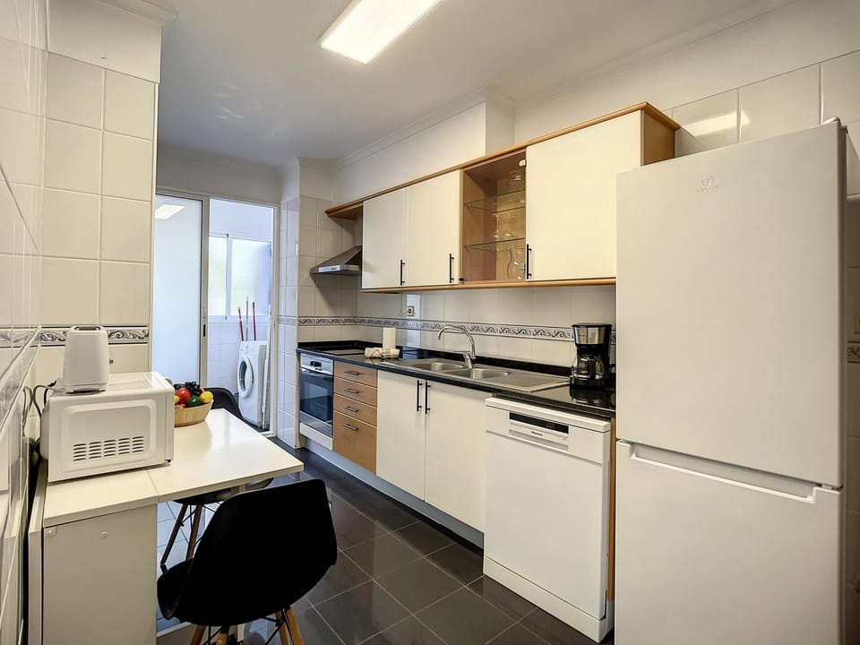 House | 1 bedroom, desk