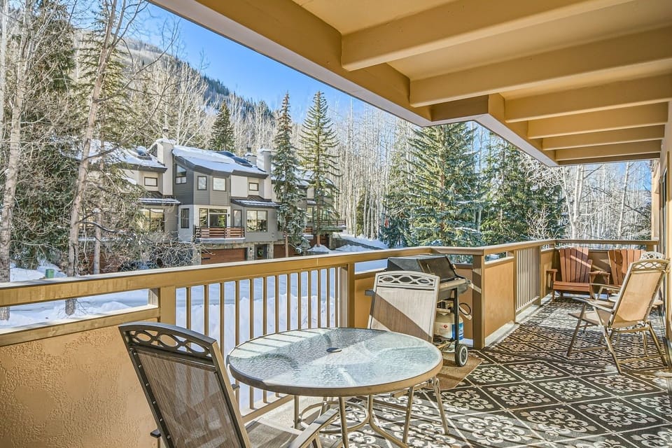 Condo, 2 Bedrooms | Outdoor dining