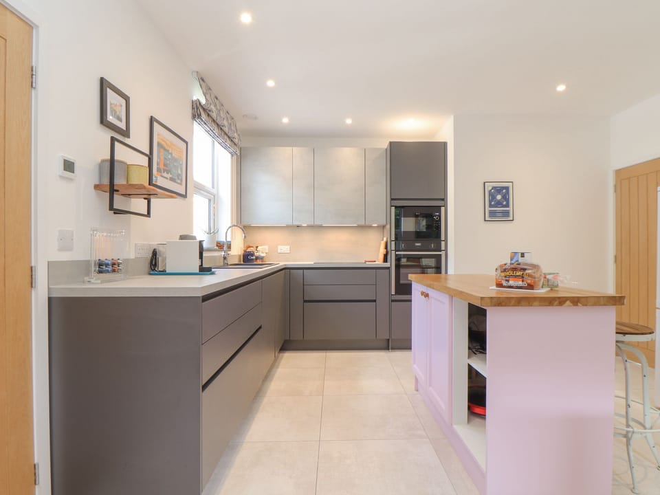 Cottage | Interior