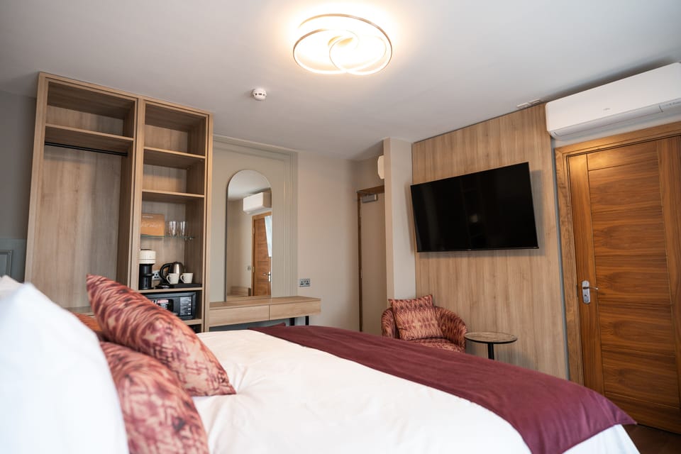 Deluxe Double or Twin Room, Non Smoking, Ensuite | Premium bedding, memory foam beds, in-room safe, desk