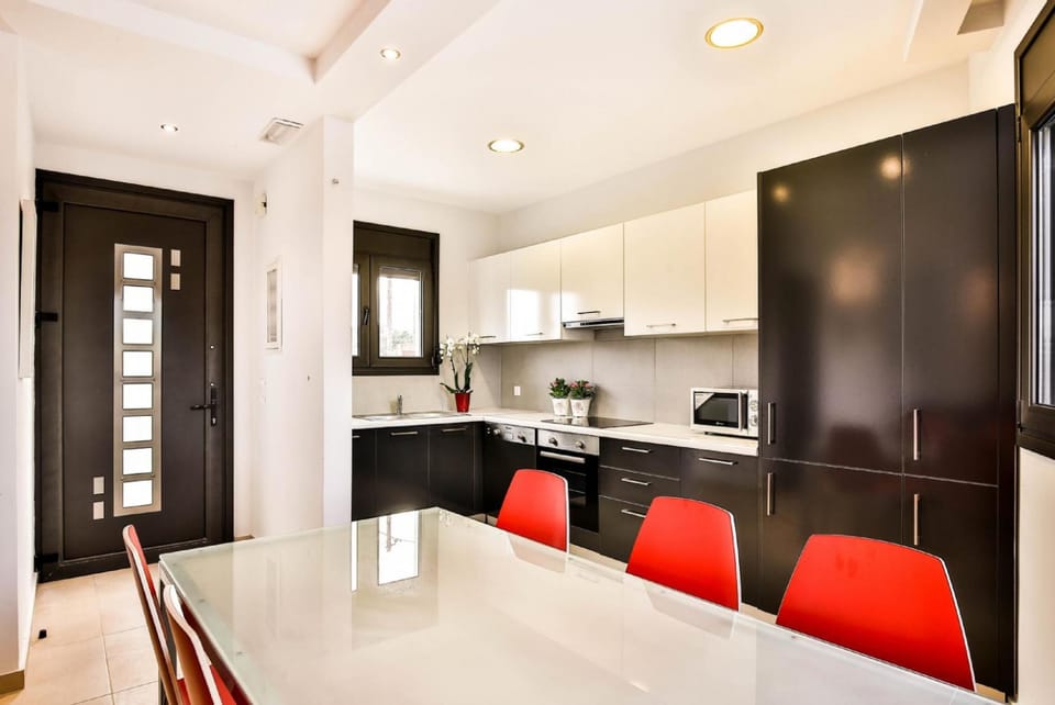 House | Private kitchen | Cookware/dishes/utensils