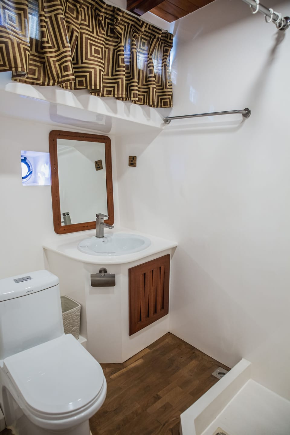 Superior Cabin | Bathroom