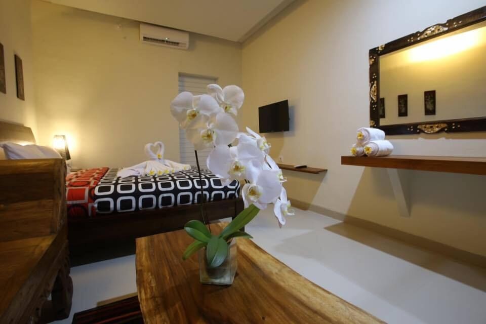 Deluxe Double Room, 1 Queen Bed | Desk, laptop workspace, free WiFi, bed sheets
