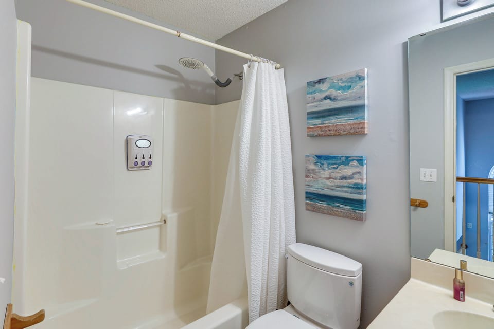 North Charleston Home Near Shopping & Dining! Cottage in Goose Creek