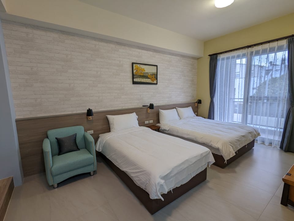 Quadruple Room | Desk, laptop workspace, soundproofing, free WiFi