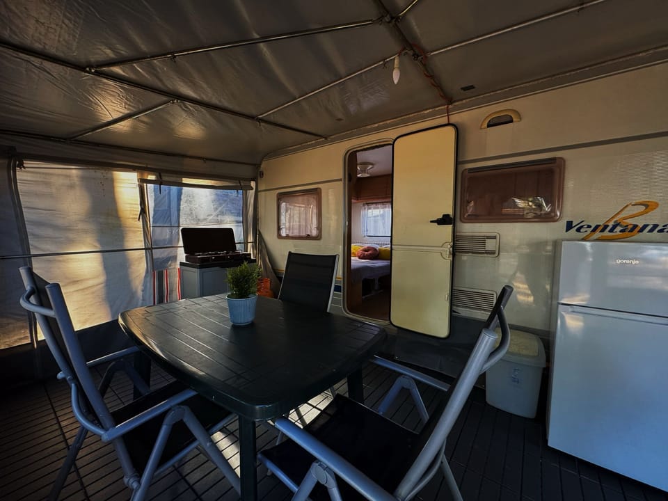 Shared Dormitory, 1 Bedroom, Smoking, Patio | Dining