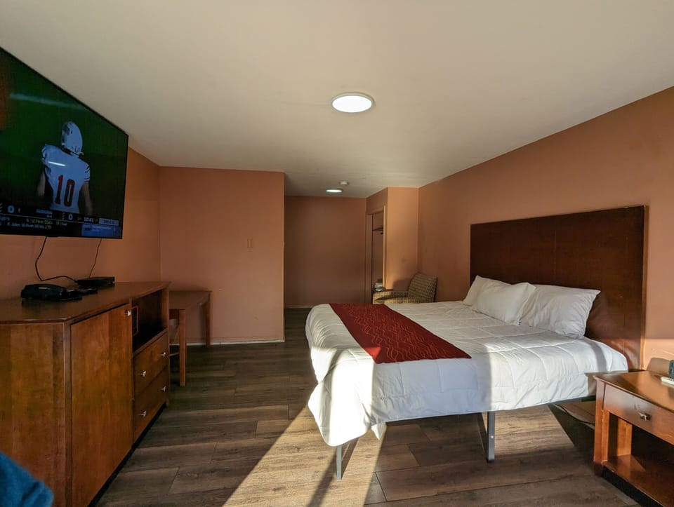 Comfort Single Room | Free WiFi, bed sheets