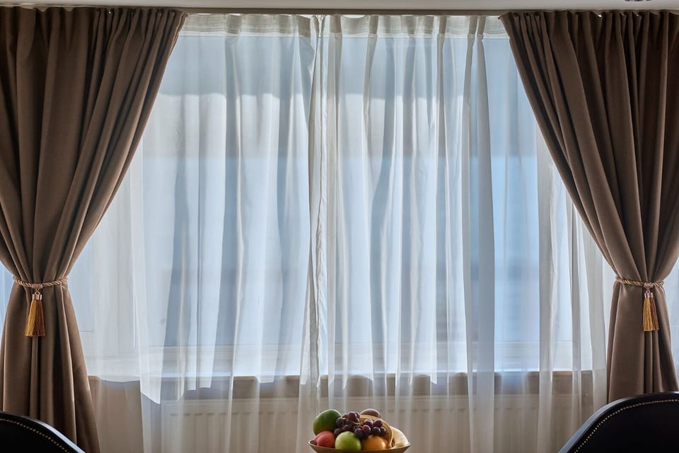 Classic Double or Twin Room | In-room safe, desk, laptop workspace, blackout drapes