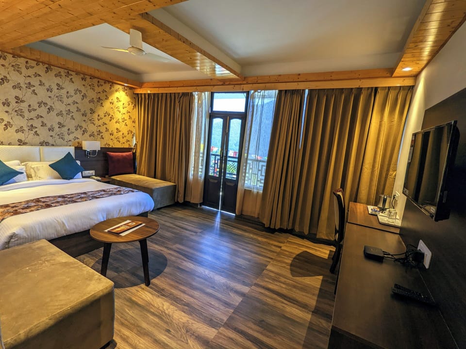 Desk, iron/ironing board (on request), WiFi (free), bed sheets