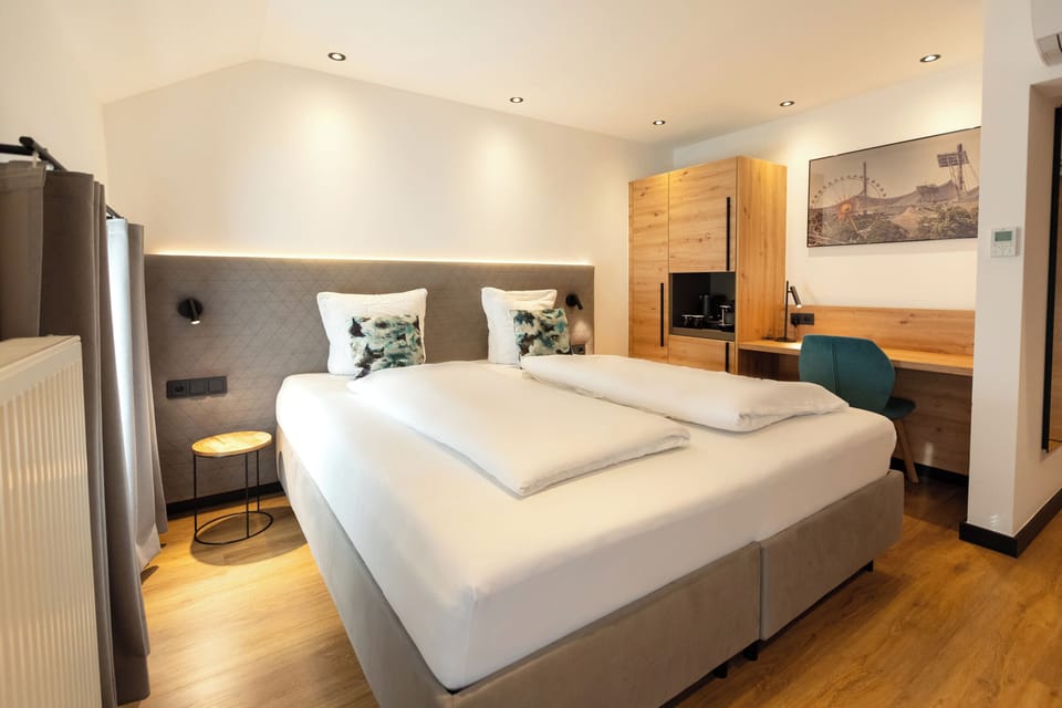 Double Room | In-room safe, desk, soundproofing, cribs/infant beds