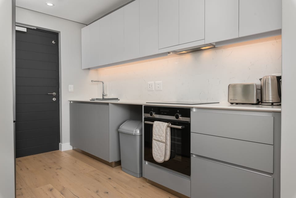 Grand Studio | Private kitchen | Fridge, microwave, oven, stovetop