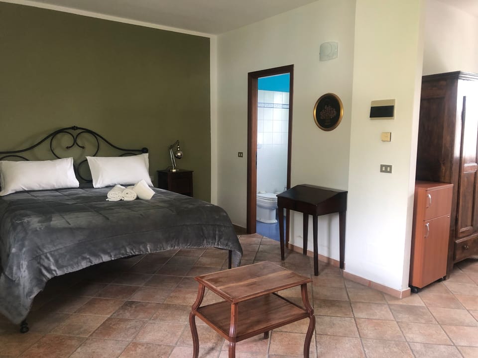 Grand Double Room | Individually decorated, individually furnished, free WiFi, bed sheets